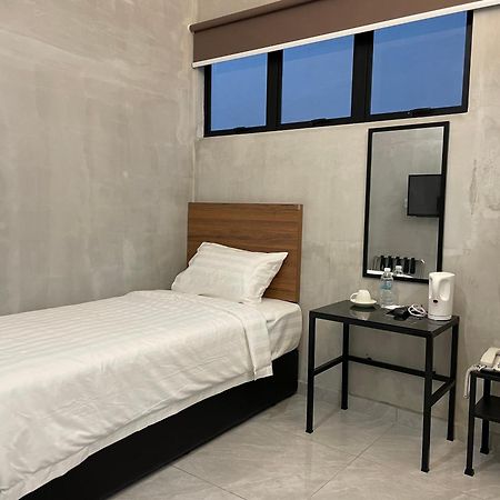 איפוה Hpy Hotel מראה חיצוני תמונה