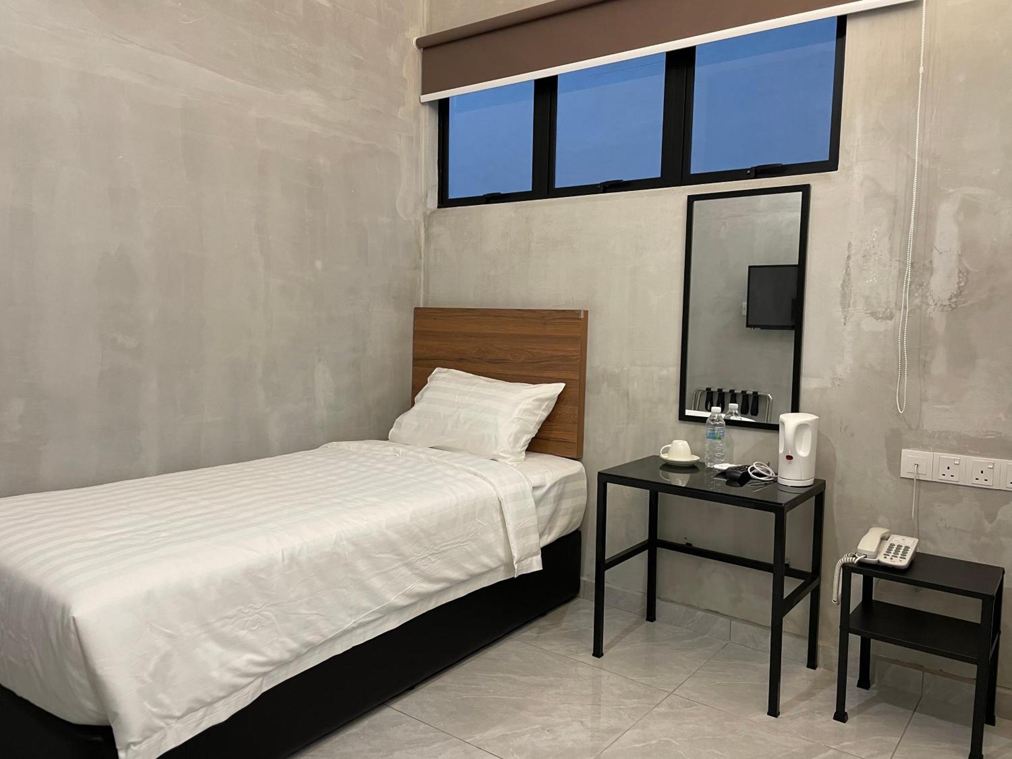 איפוה Hpy Hotel מראה חיצוני תמונה